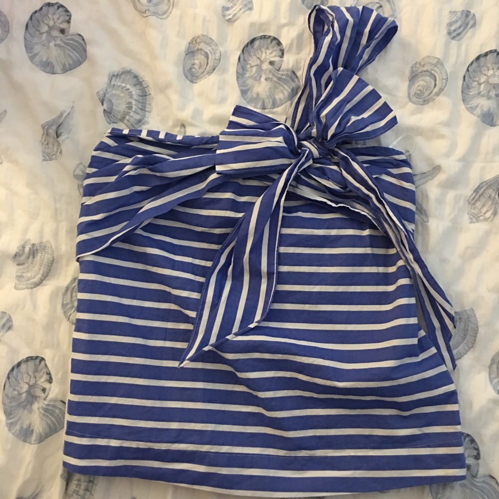 LOWEST EUC One Shoulder Bow Top